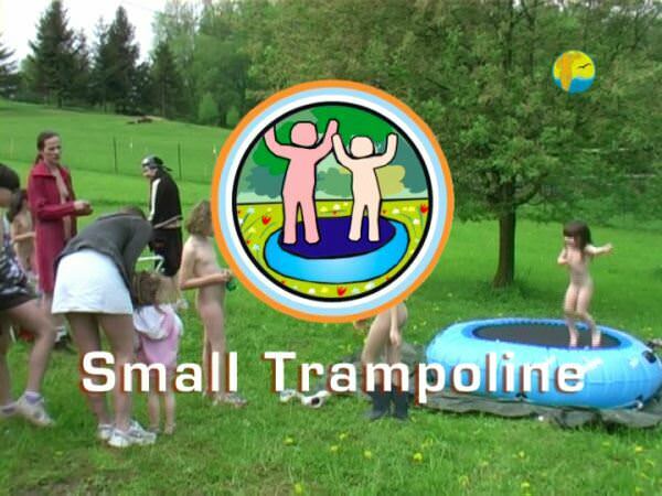 Small Trampoline - Rodzinny nudyzm filmy DVD na łonie natury | Family nudism DVD video outdoors [Kolekcja Naturyzm]