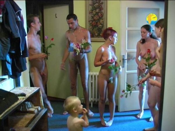 Rodzinny nudyzm wideo DVD o młodą parę nudystów | Family nudism of DVD of video about a young couple nudist [Kolekcja Naturyzm]