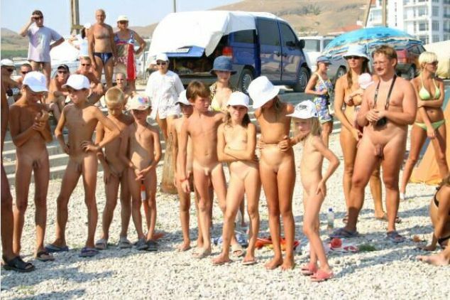 Zdjęcia rodzina nudyzm morze nowa kolekcja (set 7) | Photos family nudism sea new collection [Kolekcja Naturyzm]