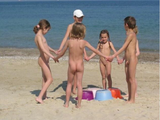 Zdjęcia rodzinny nudyzm na morze (set 45) | Photo family nudism on the sea [Kolekcja Naturyzm]