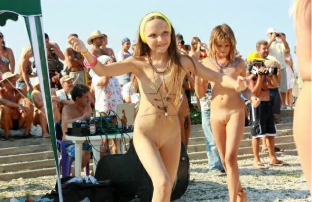 Nowe galerie zdjęć rodziny nudyzm na plaży (set 7) | New photo galleries family nudism on the beach [Kolekcja Naturyzm]