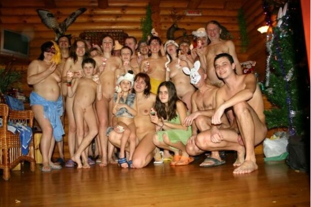 Zdjęcie prawdziwi naturyści w saunie | Photo real naturists in the sauna [Kolekcja Naturyzm]