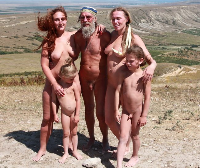 Nudyzm zdjęcia rodziny w górach (set 31) | Photos family nudism in the mountains [Kolekcja Naturyzm]