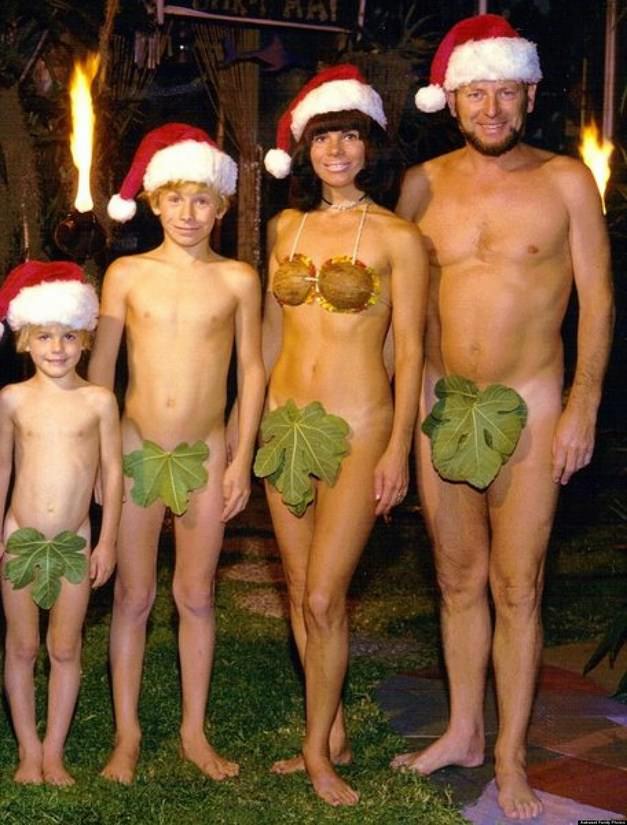 Nudyści rodziny wideo świętować nowy rok | Video family nudists celebrate the new year [Kolekcja Naturyzm]